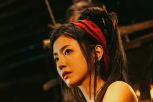 镖人风起大漠李云霄4K手机高清全屏壁纸2560x3840免费下载