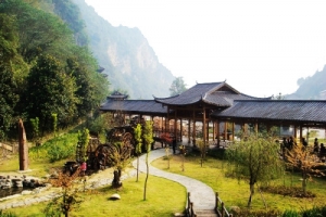 张家界在山间的小路