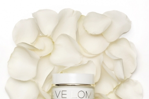 白色玫瑰花瓣化妆品高清PNG透明背景设计素材免费下载