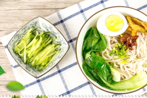 美食俯拍简约木板海报背景