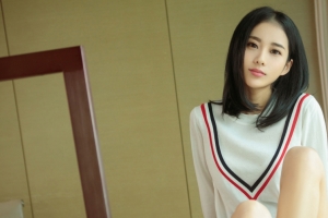 刘海美女3440x1440带鱼屏壁纸