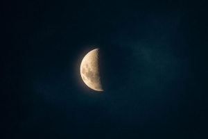月亮 辉光 夜晚 天空 4k壁纸 3840x2160