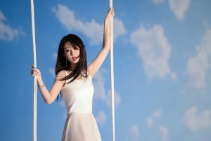 杨紫 淡雅梦境 秋千 高清美女4K电脑壁纸 3840x2560