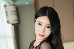 谢芷馨Sindy 黑色包臀短裙性感S型身材美女4k手机壁纸