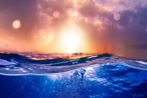 自然天空纯净海水