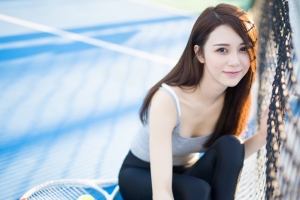 网球美女甜美笑容4k壁纸