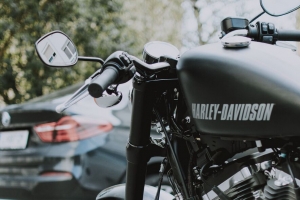  harley davidson 摩托车 自行车 黑色 侧视图 4k壁纸 3840x2160