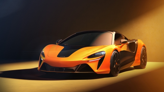 迈凯伦MCL39橙色超跑车5K高清壁纸5120x2880免费下载