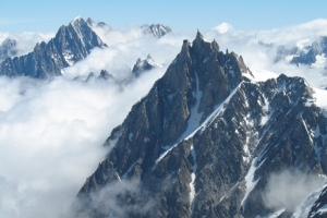 阿尔卑斯山壮大宽屏
