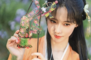 春天 古装 可爱美女 成果4k壁纸