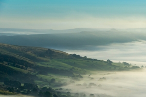 丘陵日出早晨薄雾 3440x1440带鱼屏4K高清风景壁纸免费下载