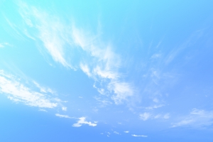 蔚蓝色天空，云朵