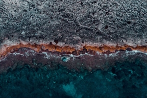 海洋 海岸 鸟瞰图 水 石头 表面 罗纹 4k壁纸 3840x2160