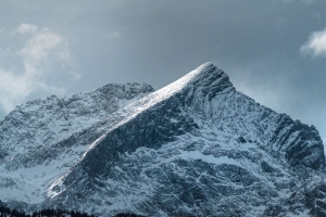 山 峰 雪 坡 风景 4k壁纸 3840x2160