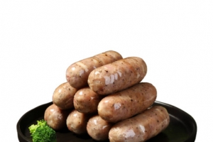 一盘纯肉的黑胡椒烤肠