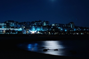 夜城 夜 建筑 大海 海岸 4k壁纸 3840x2160