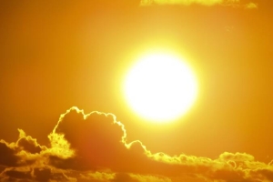 金黄色太阳天空