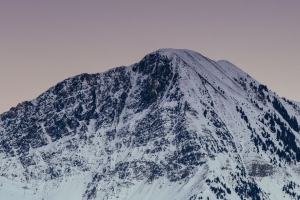 山 峰 雪 黄昏 4k壁纸 3840x2160