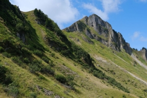 岩石 斜坡 草地 风景 4k壁纸 3840x2160