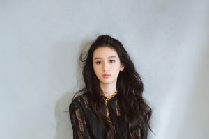 周也 黑色裙子 美腿4k手机壁纸竖屏美女2160x3840