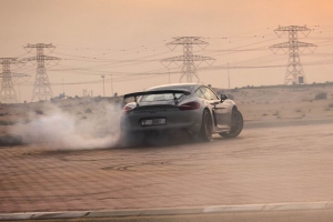 保时捷gt4 保时捷 汽车 灰色 漂移 烟雾 轨道 4k壁纸 3840x2160