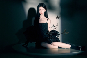 暗色系鞠婧祎2880x1800高清电脑壁纸免费下载