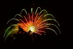 烟花 爆炸 闪光 夜晚 深色 4k壁纸 3840x2160