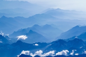 蓝色渐变山林简约背景