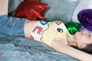 可爱美女牛仔短裤杨暖4K壁纸
