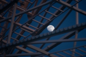 楼梯 月亮 夜间 4k壁纸 3840x2160