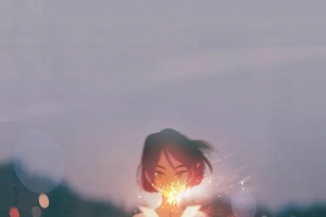 放烟花的少女