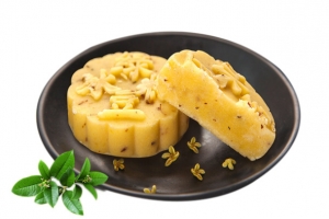 盘里的桂花糕
