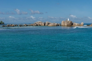 大海 岩石 建筑 自然 4k壁纸 3840x2160
