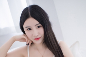 白色睡衣清纯美女谢芷馨Sindy 4k竖屏手机壁纸2160x3840