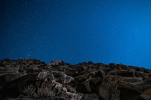 岩石 星空 星星 石头 夜间 4k壁纸 3840x2160