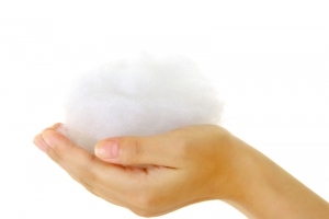 黄色手捧棉花装饰图案高清PNG透明免扣设计素材免费下载