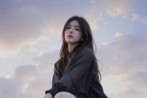 夕阳天空 美女仰拍 黑色连衣裙 4k手机壁纸竖屏