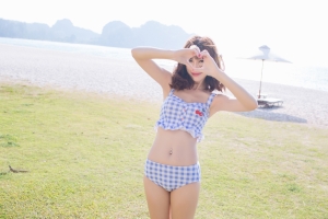 美女模特 爱心手势 Sandy陈天扬4K壁纸