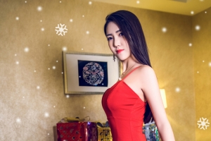 梦灵娇 平安夜美女4k壁纸