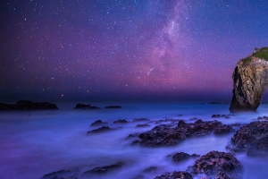 马头岩上空的银河星空 3440x1440带鱼屏风景壁纸