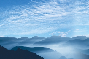雄鹰展翅背景