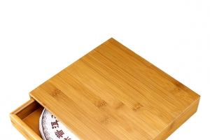 装着茶饼的盒子