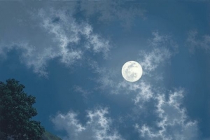 蓝天星空云彩月光壁纸
