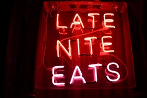 铭文 霓虹灯 灯 字母 文本 迟到 nite 吃 4k壁纸 3840x2160