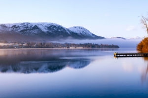 秋天风景 湖水 山脉 房屋 3440x1440带鱼屏风景壁纸