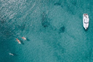 海面船舶背景图