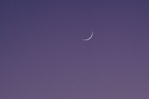 月亮 天空 紫色 极简主义 4k壁纸 3840x2160