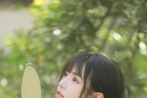 清纯美女 小扇子 护眼美女4k手机壁纸全屏