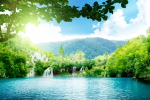 山 树木 瀑布 4K风景壁纸