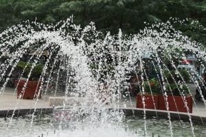 喷泉  水  水花  溅水花